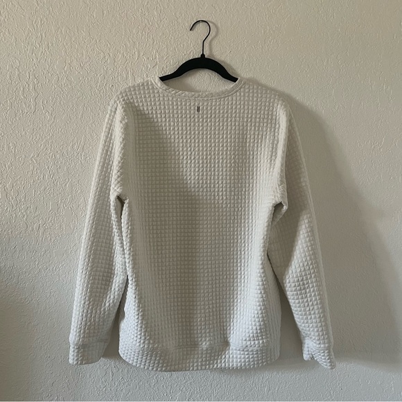 NOBULL Women’s Quilted Crew Pullover - Picture 4 of 8